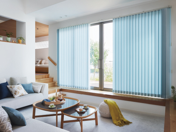 外からの視線も気にならない！ レース付きのバーチカルブラインド｜お